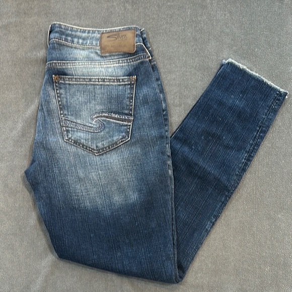 Silver Jeans Co Girlfriend Mid Rise Slim Leg
Classic Stretch Jeans - Size 28 - Picture 1 of 10